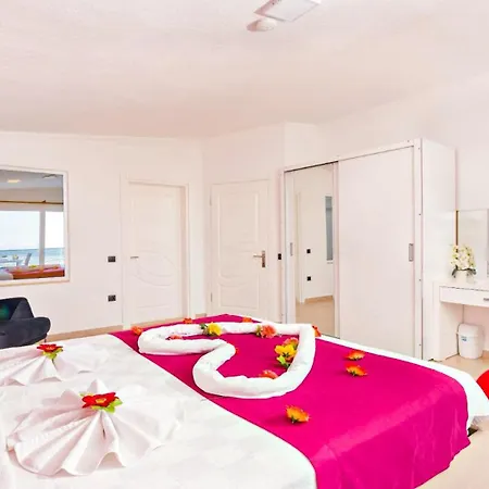 Uzumlu Village 2 Bedroom 3976 Kalkan